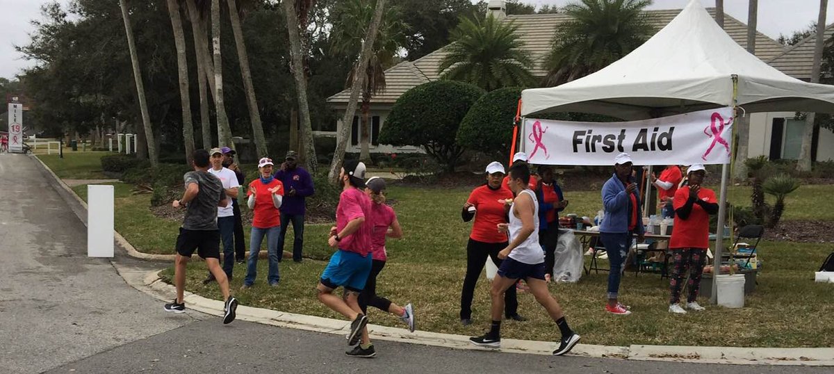 higdonmarathon's tweet photo. I remain convinced that stretching and strengthening can minimize injury. The best time to stretch a muscle is after it is warmed up. Every runner should adopt a stretching regimen that is both convenient and comfortable. #StretchWithHal https://t.co/1JLnu7jbDJ