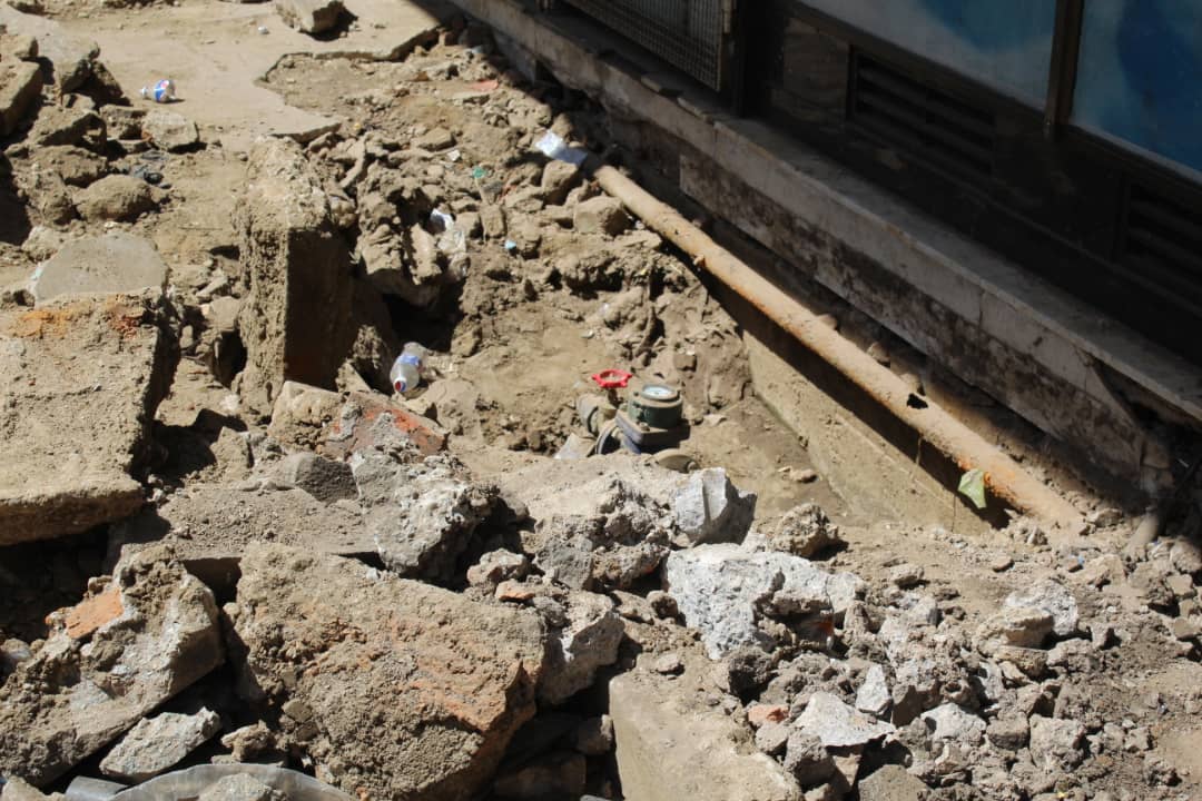 MarandureR's tweet photo. Exposed water pipes left unattended along Angwa street @CcosaZ @mswathikangwane @SautiLazarus https://t.co/OCwY8654jn