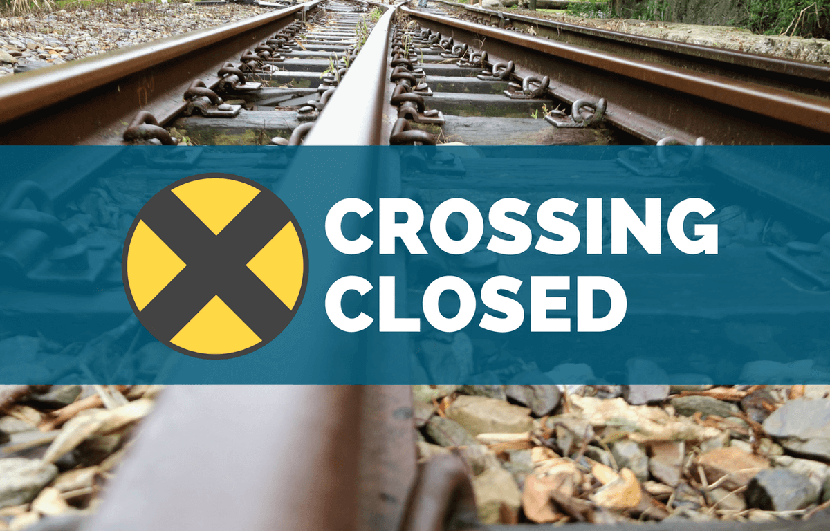 Heads up! 🚂 CSX has begun work on the railroad crossings on East University Drive and Saugahatchee Road. Both roads will be closed at the crossings during work, and detour signs are in place to help drivers navigate the closures. (1/2)
