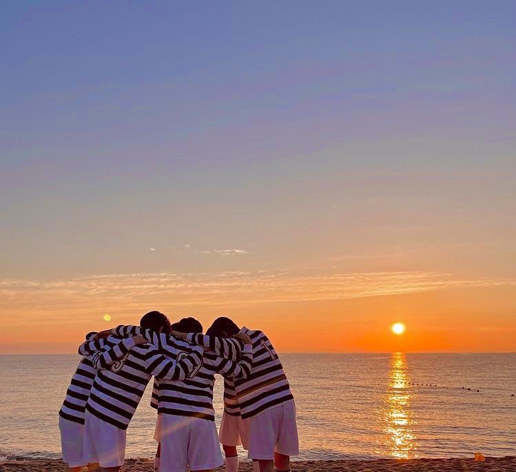 EngeneGale's tweet photo. Let not the sun go down upon your wrath
#ENSD #ENGENESelcaDay #ENGENE #ENHYPEN 
@ENHYPEN_members https://t.co/xhPqpV77jH