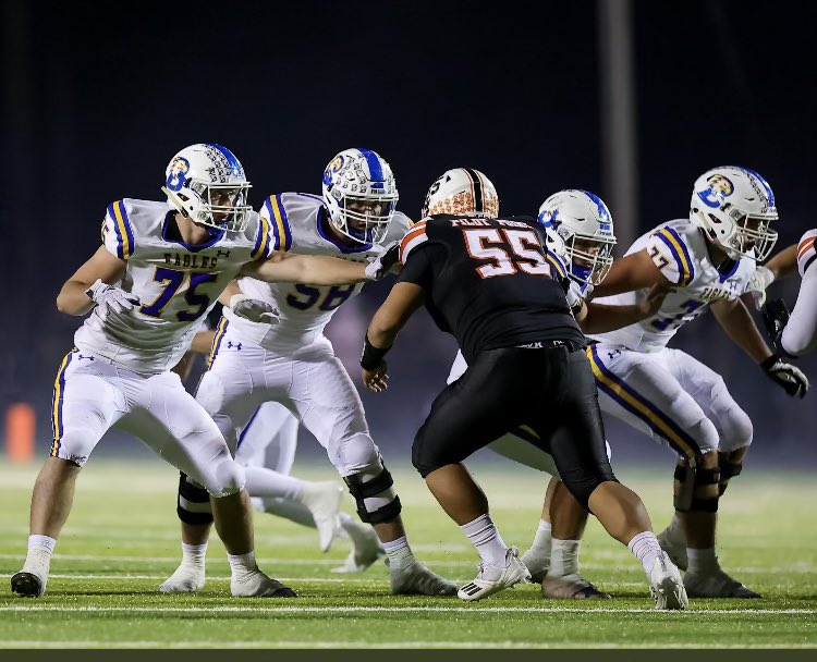 nathanjones_88's tweet photo. Special shout-out to the hogs up front!! Best O-Line in the state!!Brothers for life!! @Colton_s04 @26CadeHarris @LandonCearley @BrockfromBrock @KadynMathews 
Coach Merrett and Coach Brewster are the best in the business! @TheMerretts https://t.co/uDujlCpuVL