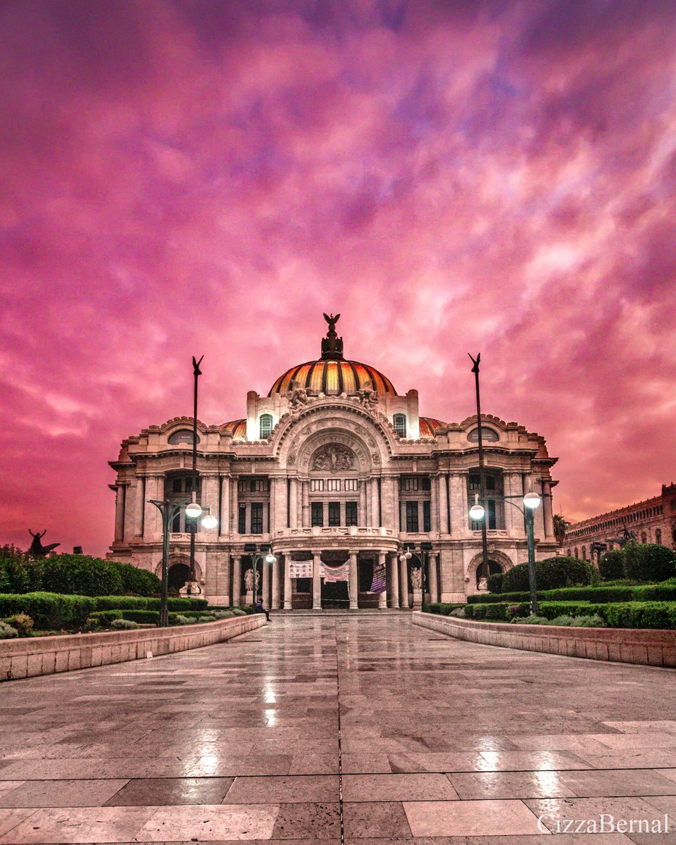 Algunos amaneceres son únicos 🙌

📸Bellas artes, CDMX.