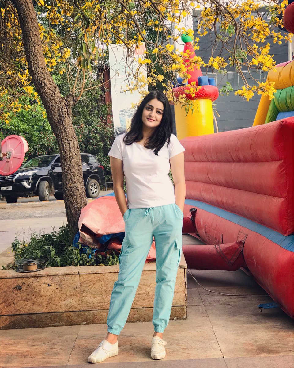 poojabedi05's tweet photo. Appreciate what you have &amp; who you have....

#lovewhatyouhave #appreciateit #staysatisfied #valueyourself #respectpeople #spreadlove #radiatepositivity https://t.co/uBEhLmMqPT