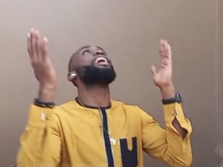 Palie_Pally's tweet photo. Again, congratulations to me for stanning you @theemmanuelumoh God I thank you π
#PickUpLinesForEmmanuel
#EmmanuelInPH
#EmmanuelTouchingLives
#EmmaRose
#BBNaija https://t.co/jZtHAwUjH2
