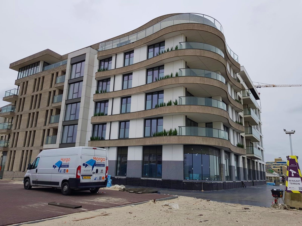 MorgoAluminium's tweet photo. #Muurafdekker #KijkduinBad #Kijkduin #DenHaag #Zetwerk #Dakrand #Muurafdekprofiel #Dakrandafwerking #Dak #Roof #Aluminium #Maatwerk #Gevelafwerking #Muurafdekkap #Montage #Morgo #MorgoAluminium #cladding #architecture #construction #design #facade #architect #buildingmaterials https://t.co/WW1TS3bdPZ