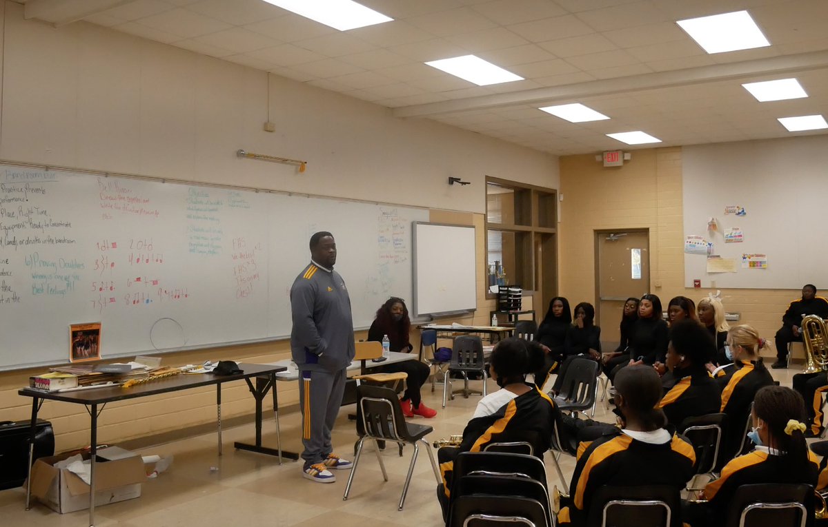 Alcorn_SOD's tweet photo. Dr. Everson Martin and The Sounds of Dyn-O-Mite Band took time out to talk to and offer future opportunities to the student-musicians at Ferriday High School. 

#SOUNDSOFDYNOMITE #FOREVERGOLDEN #BUILDINGBRIDGES #SODMENTORSHIP https://t.co/GYCf8c5JL7