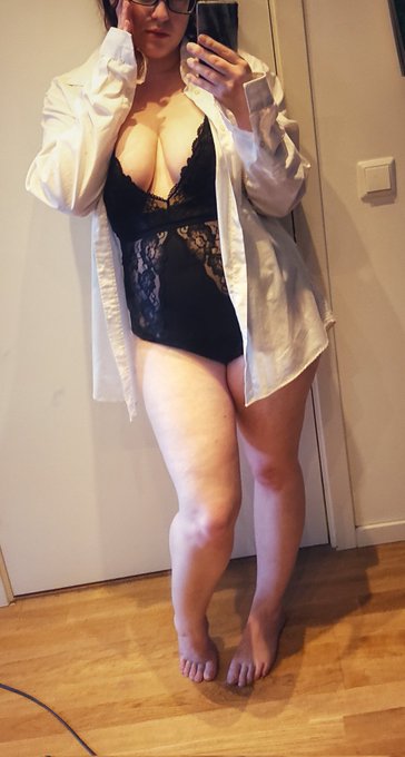 HotWifeEmma’s pics and videos