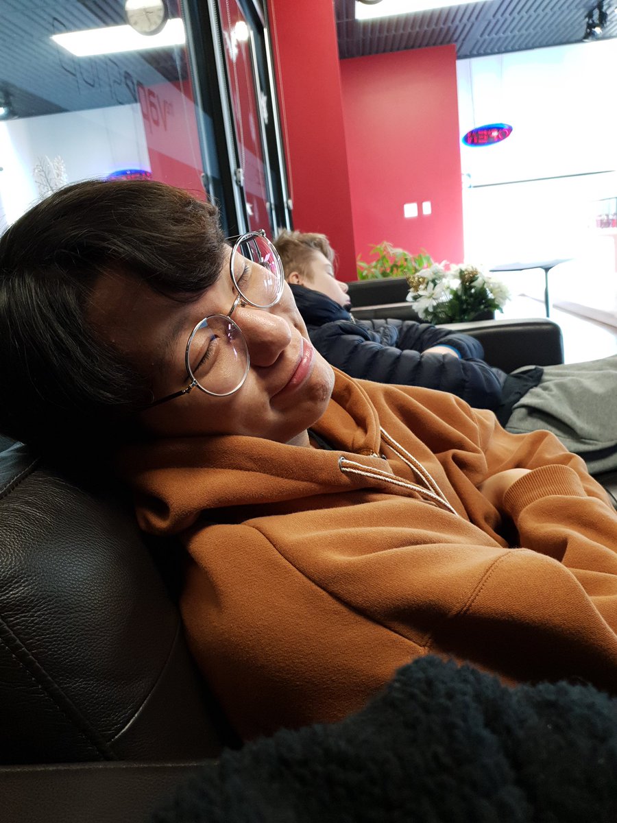 Bernar's tweet image. 푹 쉬어 경보야 사랑해 너의 곁에 있을 수 있었어서 영광이었어