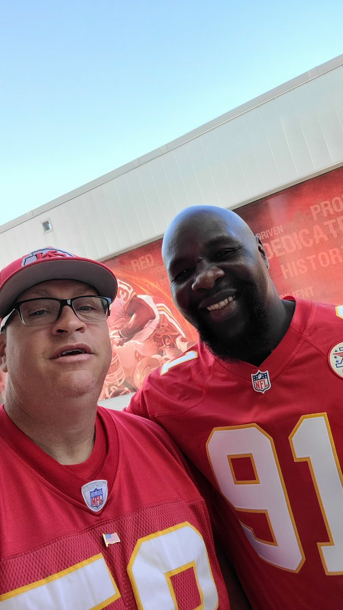 kkgochiefs's tweet photo. @TambaHali91 was cool to meet you yesterday, your story how you got to the NFL has always been an inspiration to me! And loved watching do work when you was playing! #tamba91 @Chiefs https://t.co/nva2S6mNpB