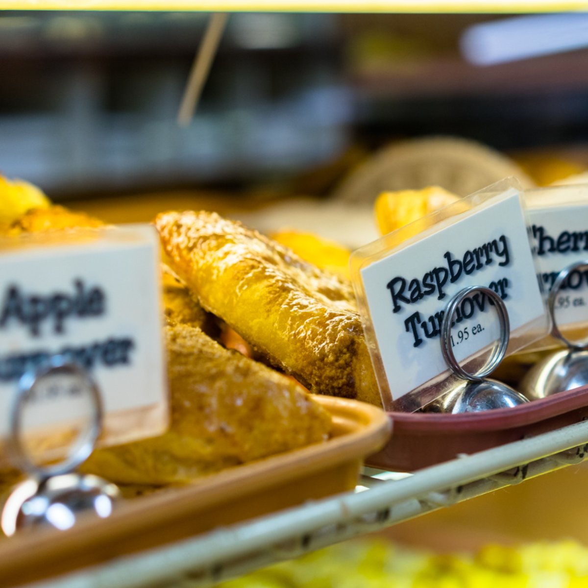 HeidelBakery's tweet photo. When it comes to great baked goods, we're firm believers that more is more. Our mouthwatering portions will always leave you feeling satisfied! #Heidelberg #HeidelbergPastryShoppe #bakery #EuropeanBakery https://t.co/0grugrvhDT