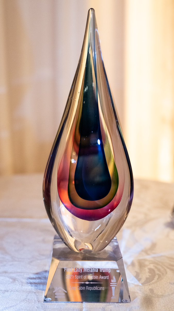 MELANIA TRUMP tweet media