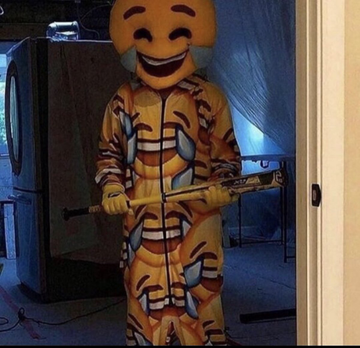 ImageAuras's tweet image. 