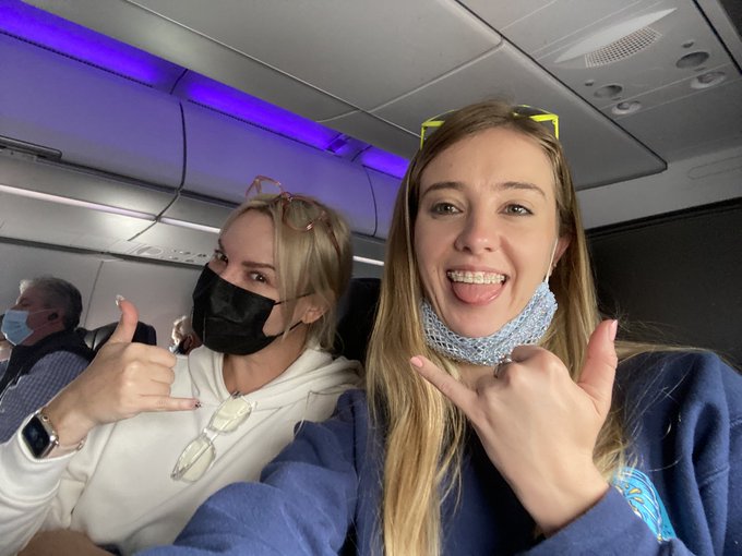 Just landed in Hawaii (; @danadearmond @JennaFoxx_ https://t.co/cYiYASbQbI<a class="tags" href="/tag/danadearmond">@danadearmond</a><a class="tags" target="_blank" title="On Twitter" href="/?out=eyJ0eXAiOiJKV1QiLCJhbGciOiJIUzUxMiJ9.eyJpYXQiOjE3MjA2NDA3ODksImlzcyI6InR3cG9ybnN0YXJzLmNvbSIsIm5iZiI6MTcyMDY0MDc4OSwiZXhwIjoxNzUyMTc2Nzg5LCJyZWRpcmVjdF91cmwiOiJodHRwczovL3R3aXR0ZXIuY29tL0plbm5hRm94eF8ifQ.8_Lb7kT6ajwVrXQ8psgTs-okKsWIH5sqY7LkjynQs95GRIjJwHsS2fEamRBXGHY1U69tt1XiPuiKk1Mio_QAlA">@JennaFoxx_</a>