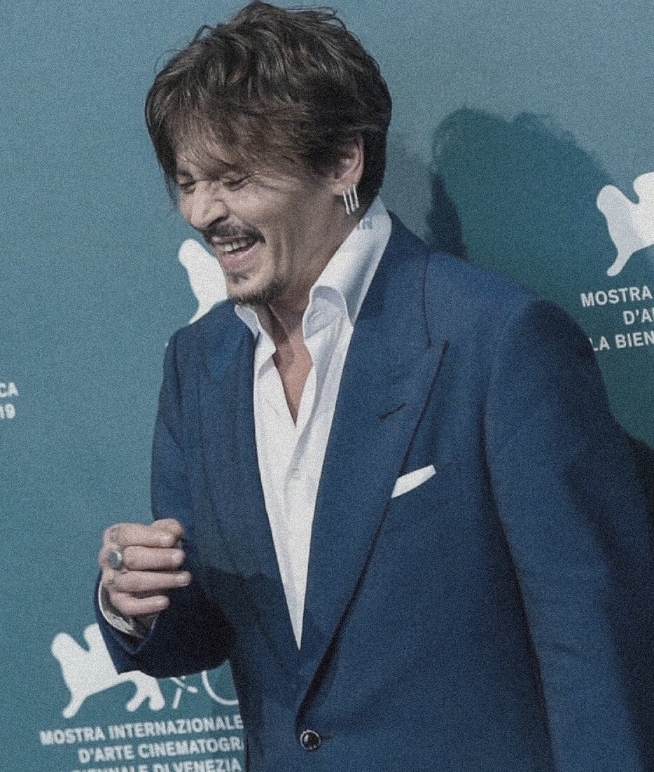 JDSCOMFORT's tweet image. hi !! i’m gonna be posting pictures and videos for johnny depp stans so follow if u wanna !! :] also, daily reminder that johnny loves u &amp;amp; justice for johnny depp &amp;lt;3