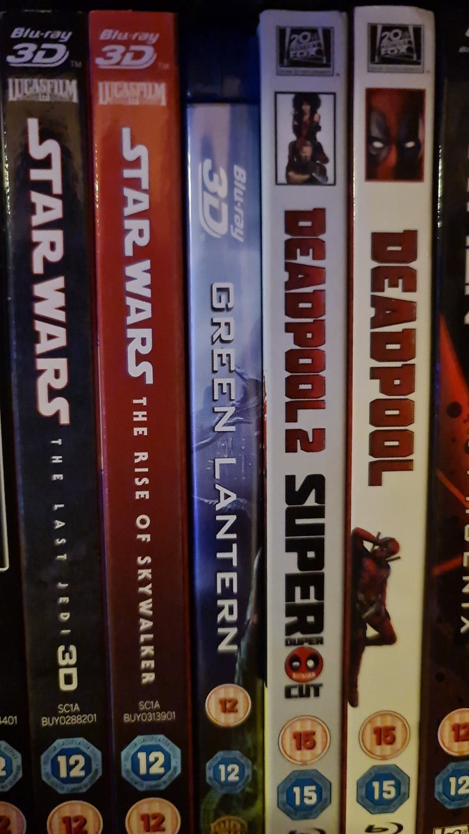 Rich9carter's tweet photo. @VancityReynolds this has been on my shelf for several years ... I paid extra to get the 3D version and I still haven't watched it! How bad can it be? #greenlantern https://t.co/cbxckMC17L