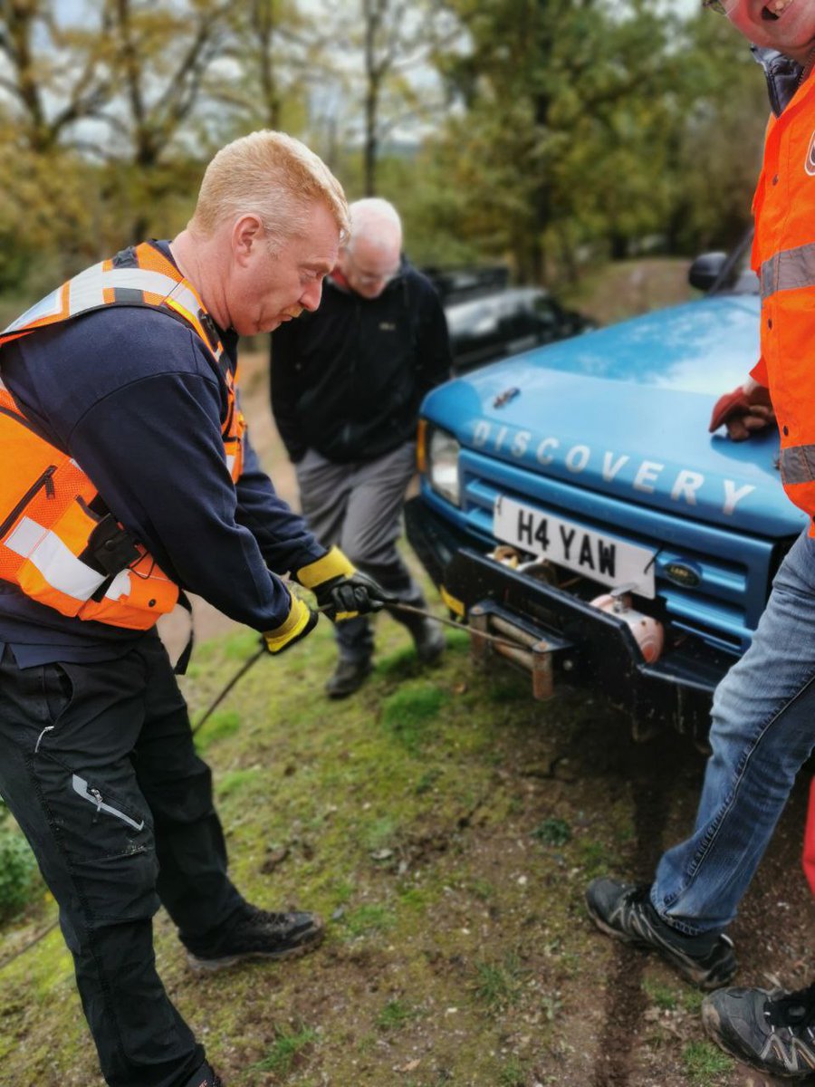 WM4x4R's tweet image. The team spent this weekend at their annual training. Getting hands on with a range training exercises, from the proper use of winches, trailer hitching and manoeuvres, medical scenarios, and even the proper use of rescue throw lines thanks to @WestMerciaSAR