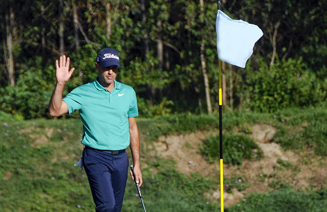 Alexandre Rocha reconquista cartão e volta ao Korn Ferry Tour, circuito de acesso ao PGA Tour, em 2022.
Saiba mais - bit.ly/GN-RochaKFT2022
Rafa Becker chegou a liderar, mas perdeu 54 posições e não conseguiu a vaga. Ele  ainda poderá ter chances de jogar algum torneio. Entenda.