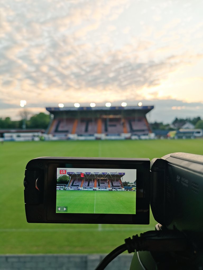 AmirZaky11's tweet photo. Won't make the last Town home game Saturday due to work 😢

Strange aul season with plenty of twists in the tale but regardless I'll be plugging away come pre season next year, be it on the terrace, on the telly or behind the camera 😅

#Town #MoreClapping ❤️🖤 https://t.co/AsZgIuFpUw