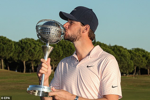 TheGolfShopShow's tweet photo. VICTORY MONDAY

Viktor Hovland #WWTatMayakoba
Thomas Pieters #PortugalMasters 
Steven Alker #TimberTechChamp https://t.co/hC1ieA0SOP