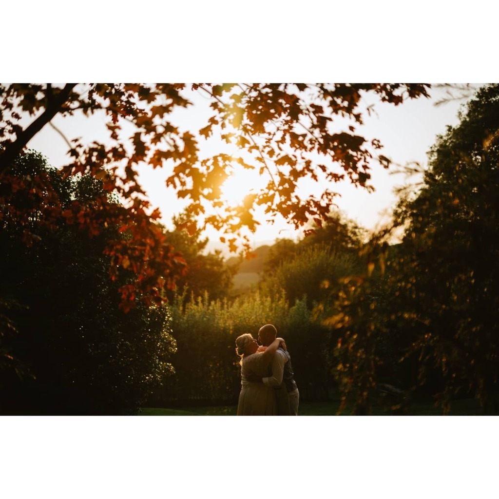 stevenprebble's tweet photo. The clocks have changed and so has the weather but looking back at all these beautiful weddings I captured this year warms me up.
.
.
.
#sunset #sunsetphotography #sunsetwedding #cornwall #wedding #weddinguk #ukwedding #weddingsuk #ukweddings #weddingscornwall #cornwallweddi… https://t.co/boADj48jVZ