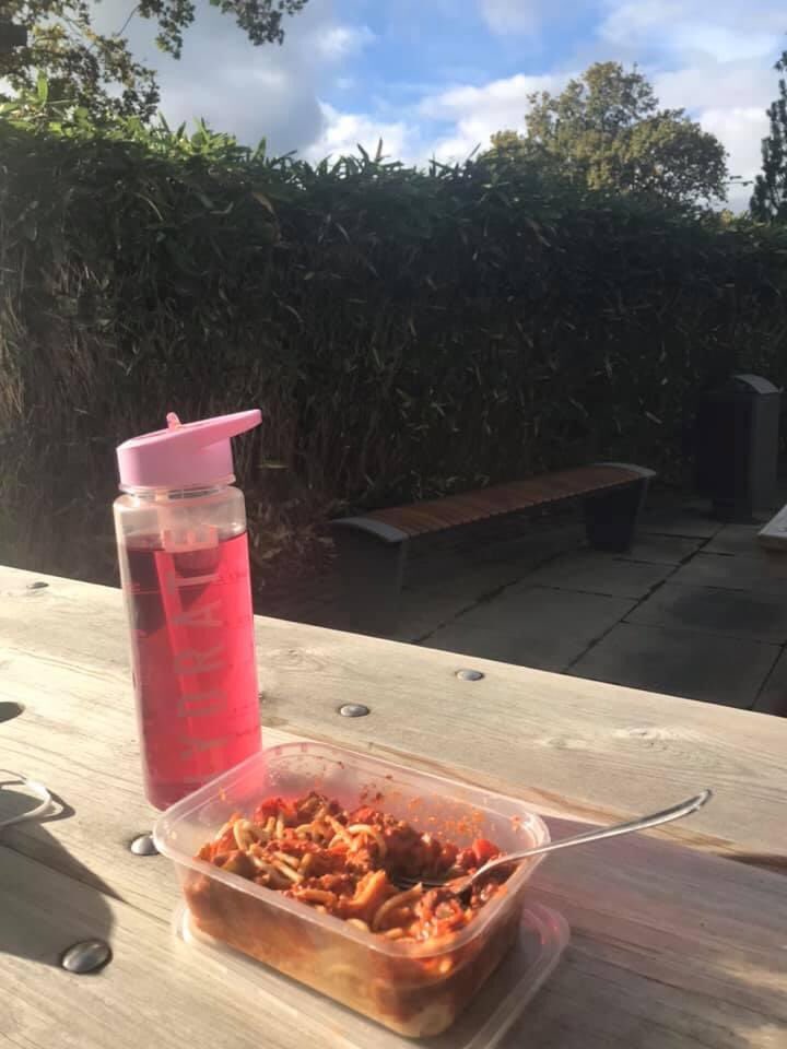 We moved to our new offices in St Asaph. This was a rare day this week where I could sit in the sunshine 🌞 some great walks before work too. Leftovers are still helping with my organisation #leftoverspagbol #lunchinthesunshine #work #newoffices #happyclaire #dieteticassistant