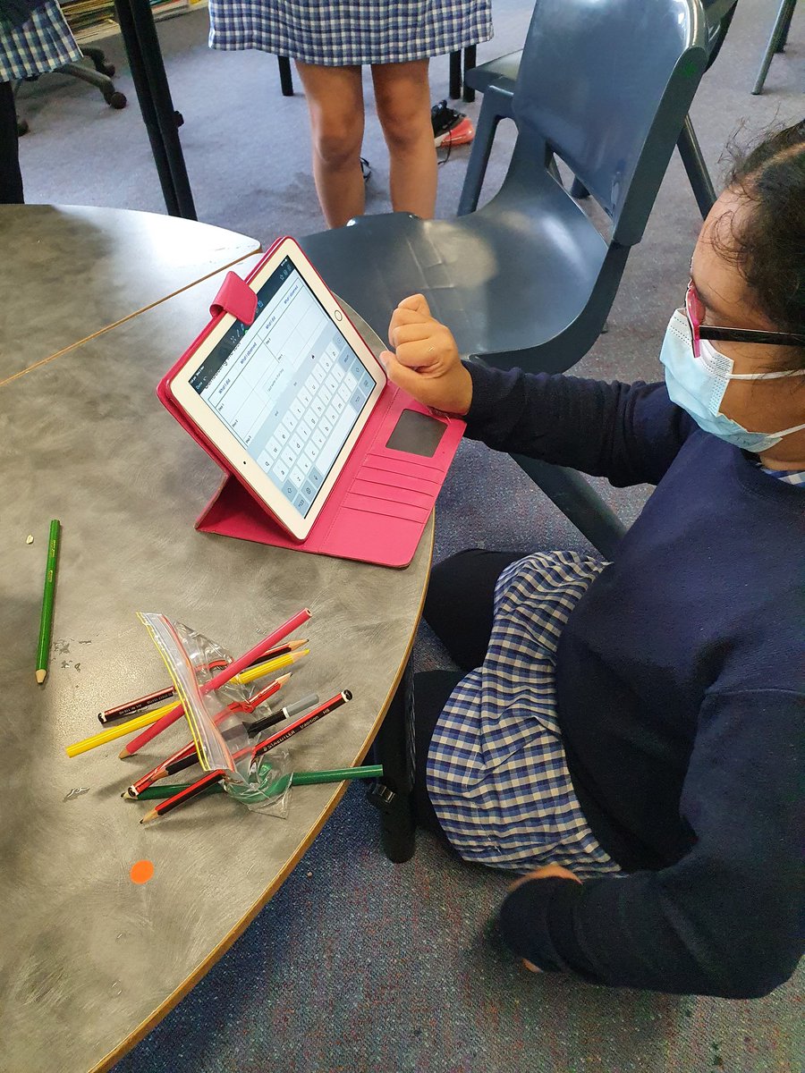 MrHamptonACPS's tweet photo. 4F investigated the properties of plastic polymers with only a little mess as part of our CBL investigations @AitkenCreekPS https://t.co/uK7m7Oj22E