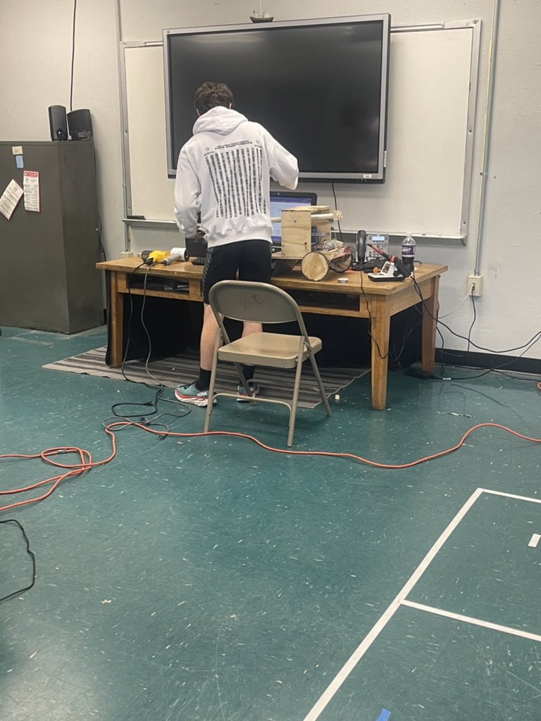 RaiderRobotics's tweet photo. Working on a few finishing touches before game day! https://t.co/DJvxzOfp7U