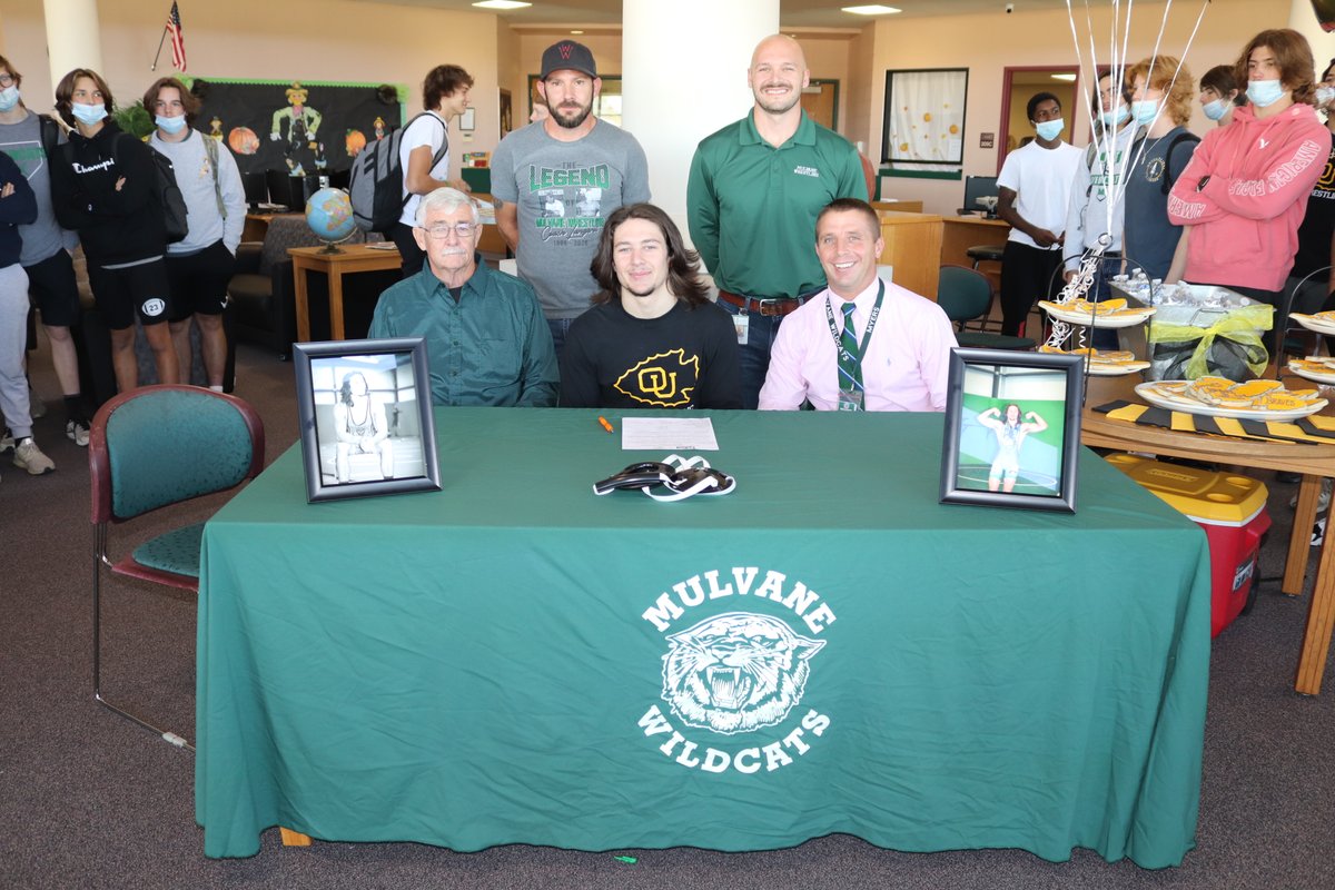 MulvaneSports's tweet photo. Congrats to Trent Moses who signed to wrestle at Ottawa University next year! Trent is a great wrestler and a very hard worker! Do great things at the next level Trent! #WildcatPride @BravesAthletics @sportsinkansas @CatchItKansas @VypeKS @KansasPregame https://t.co/QFIs8lEBau