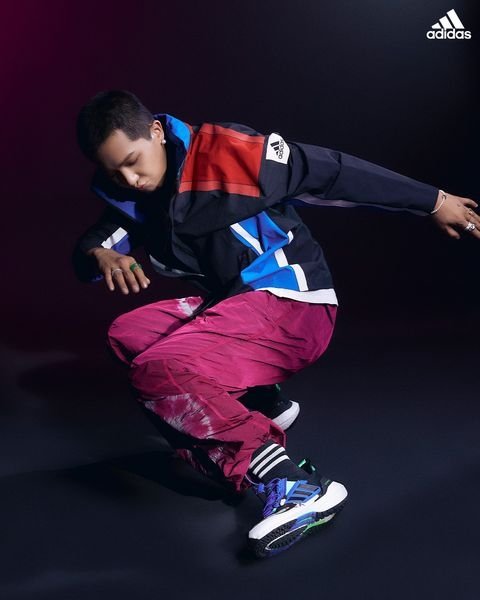 TeamWINNERBR's tweet photo. [FACEBOOK] Atualização da adidasKR no Facebook ! 

🔗 https://t.co/oiHL9m7vGU

#MINOxADIDAS
#MINO #송민호 @official_mino_
위너 송민호 @yginnercircle @Originals_kr 

Cr. OnlyLookAtMino https://t.co/IALmIWiXIs