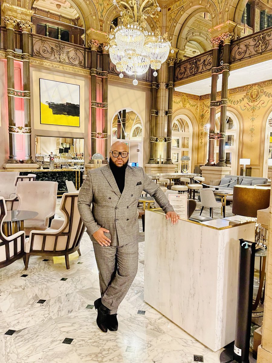 drhines90's tweet photo. 🇫🇷 #BeUplifted https://t.co/RgzI74BCEM