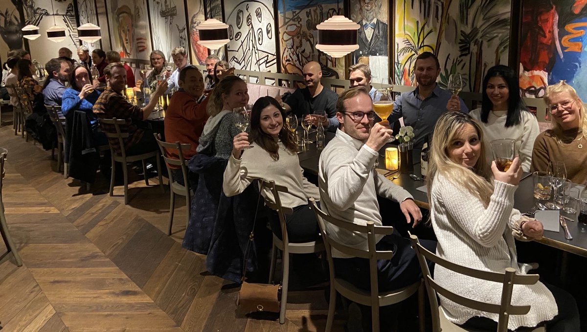 Roger Olofsson Bagge (@olofssonbagge) on Twitter photo KUB-kurs i bröstkirurgi med fantastiska ST-läkare från hela Sverige! Underbart att äntligen kunna träffas igen! <a href="/sahlgrenska/">Sahlgrenska Universitetssjukhuset</a> <a href="/SKFredaktion/">Svensk Kirurgi, tidning</a> KUB-kurs i bröstkirurgi med fantastiska ST-läkare från hela Sverige! Underbart att äntligen kunna träffas igen! <a href="/sahlgrenska/">Sahlgrenska Universitetssjukhuset</a> <a href="/SKFredaktion/">Svensk Kirurgi, tidning</a>