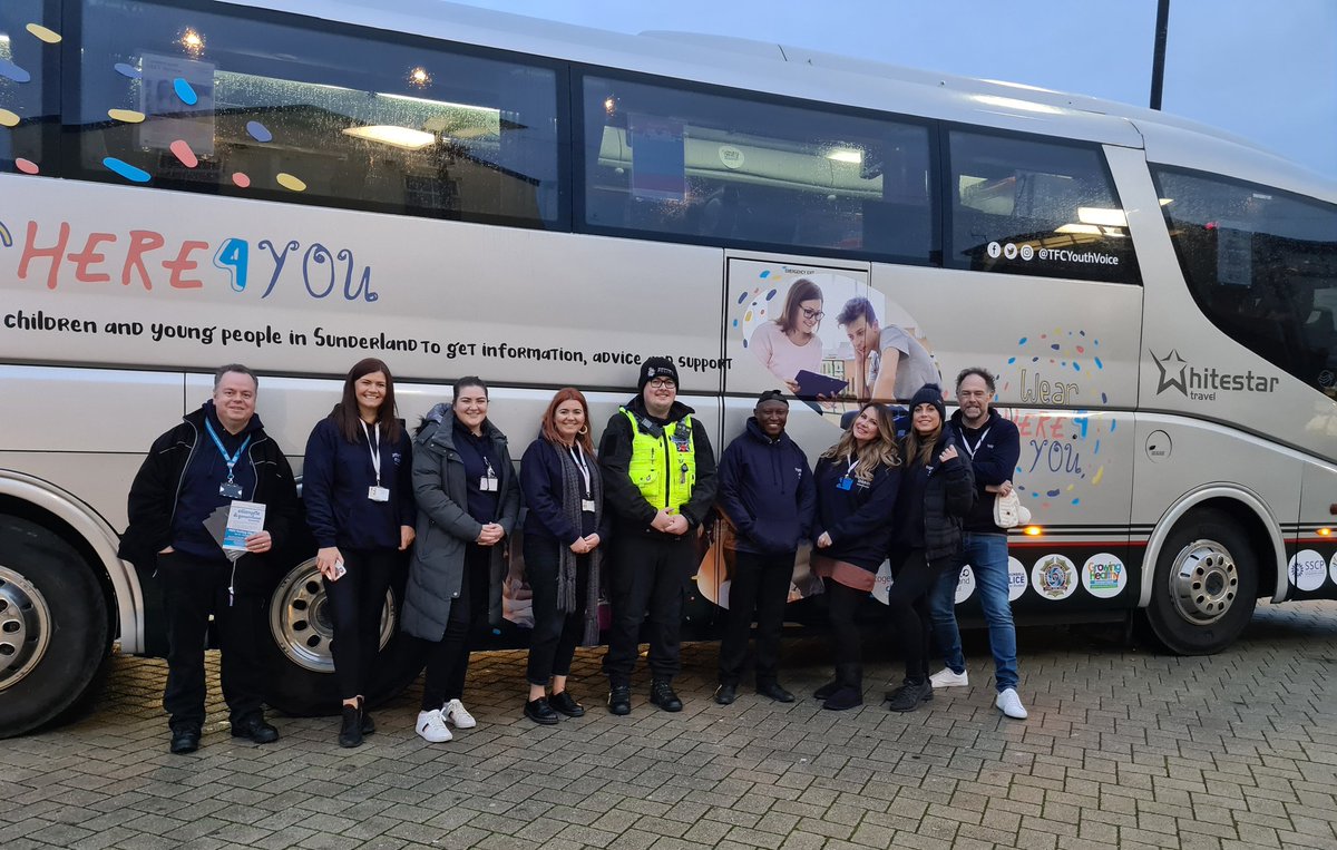 tfcyouthvoice's tweet photo. Great night with the team on the Wear Here 4 You Bus tonight in the City Centre area offering young people a safe space, a cuppa n a chat!! #WearHere4You @tfcsunderland https://t.co/4jdbBRDJMs