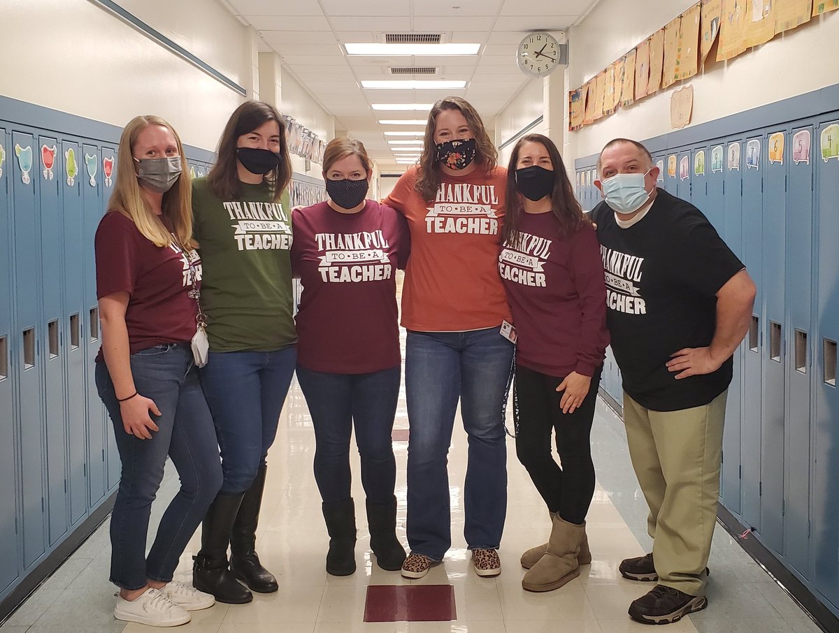 This is how #TeamKindergarten does 'Motivational Monday'! "Thankful to be a Teacher" @MrsHahnKay <a href="/MsLoomer/">Charis Loomer</a>