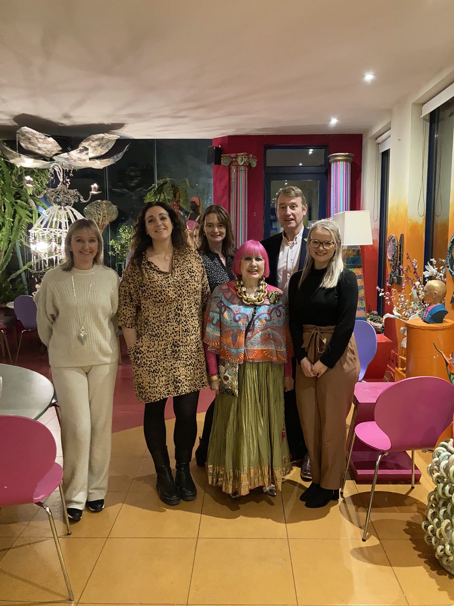 The final Gratitude event has drawn to a close! 51 sculptures, 4 cities, over 55,000 visitors and thousands of pounds raised for <a href="/NHSCharities/">NHS Charities Together 💙</a> . Thank you <a href="/gratitudeinart/">Gratitude in Art</a> for a really special project!