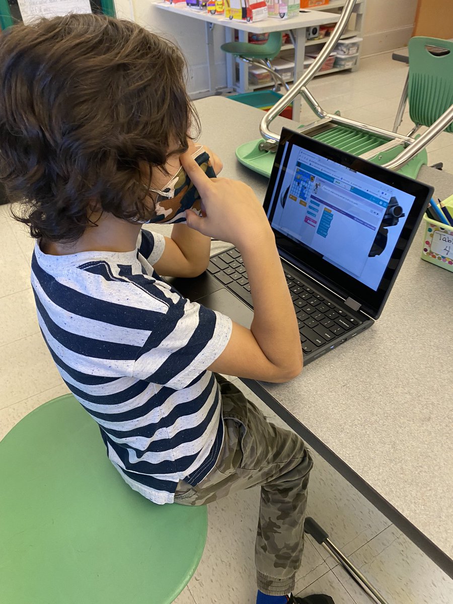 mrstyrrellEKP's tweet photo. After-school enrichment clubs started @powe_ek.  We’ve partnered with high school students from NC School of Science and Math, who are leading the clubs.  Today’s club are Intro to STEM-airplanes and coding to help rescue the squirrel. Reach out if you want to join! #WeAreDPS https://t.co/j6h9sujAEr