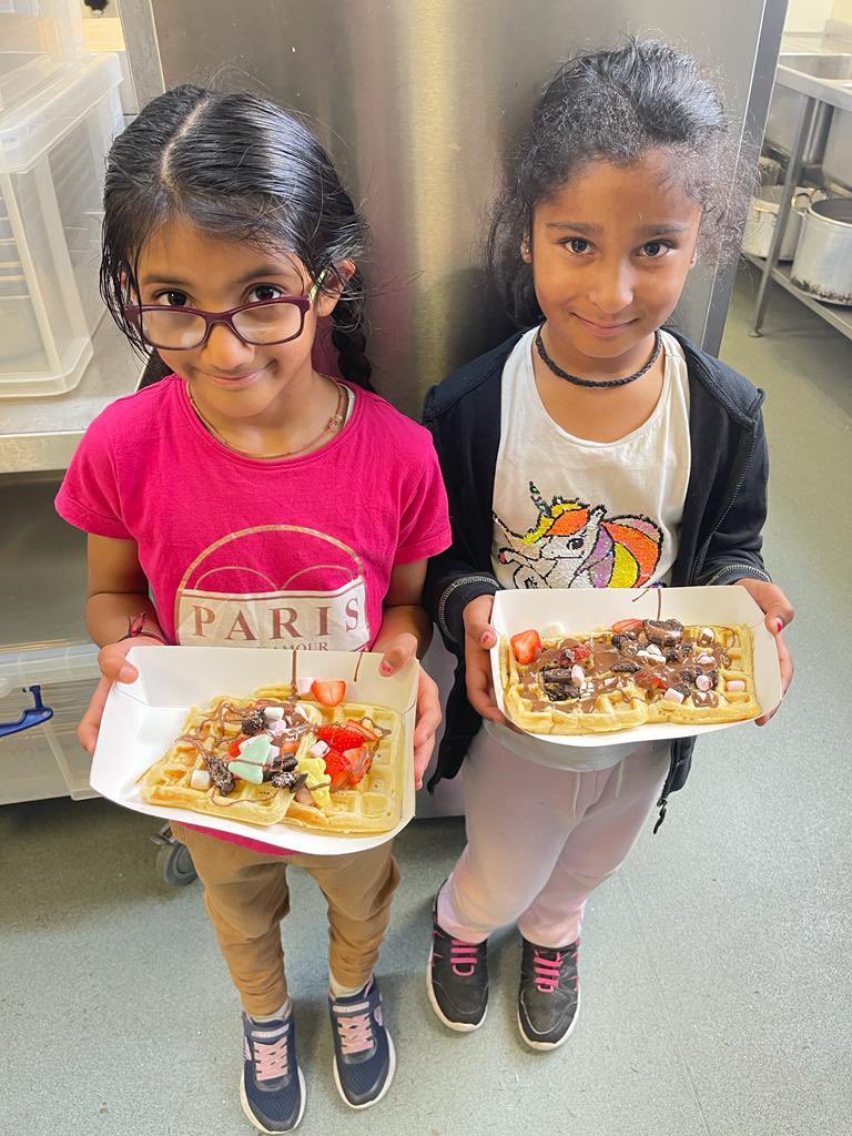 RTS__UK's tweet photo. October Half Term Sports Mentoring Camp

Day 3: 

@NoirNiveaux joined our Sports Mentoring Camp to teach the Children/Young People how to make their own Jerk flavoured Taco’s

As you can see, the Children/Young People also got to make their very own waffle and decorate it 🤝✨ https://t.co/WUco4A1iTv