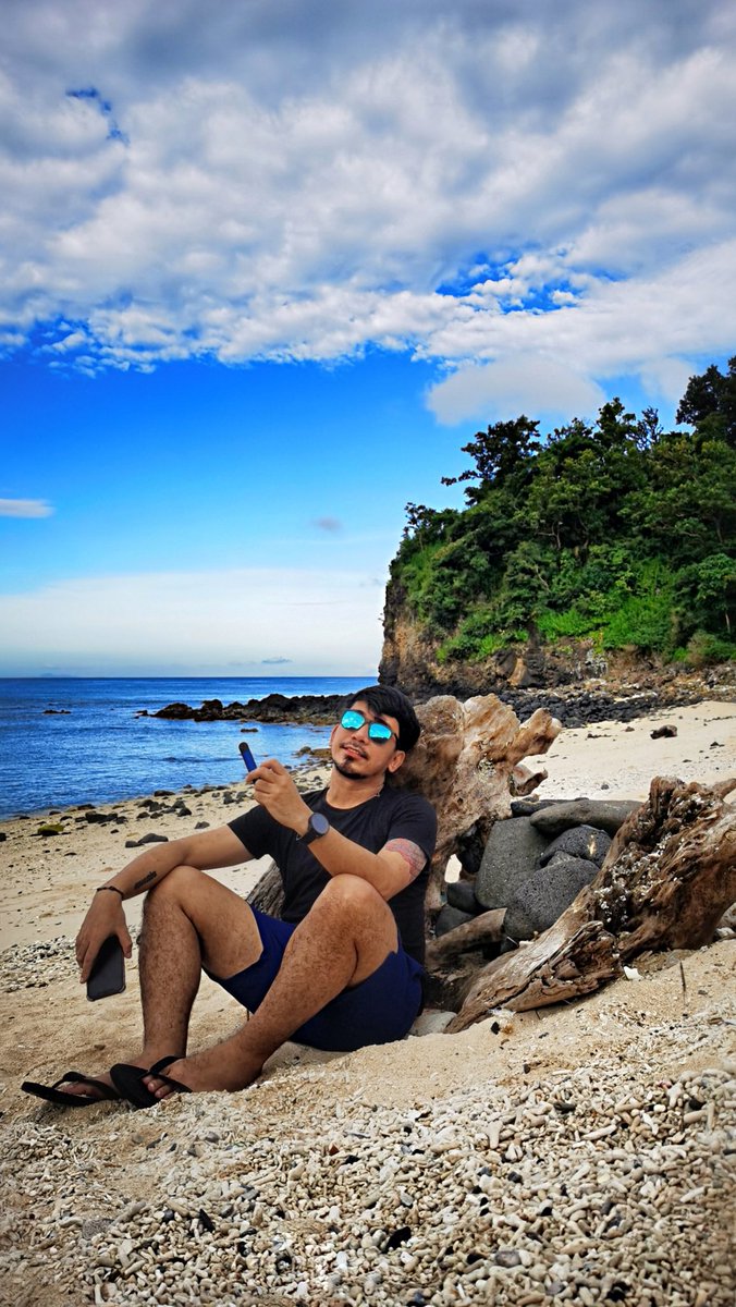 Istoi1's tweet photo. Ohhh to be where the #sky meets the #sea. 
.
.
.
.
.
.
.
.
.
#water #clouds #bluesky #cloudy #cloudyday #beachvibes #beach #relx #relxph #relxinfinity #sepocisland #batangas #mabinibatangas https://t.co/TxnNeQiY1T