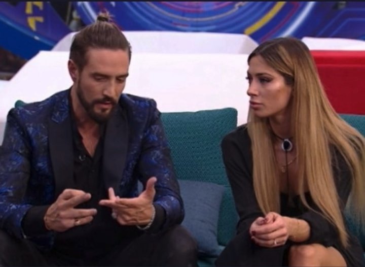 #Soleil che dice a #Alex: "perché tua moglie mi scredita in questo modo? Mi aspetto delle scuse da lei. Io una persona che va a dire certe cose senza conoscermi non la posso rispettare. " 
#GFvip #GFVIPPARTY #GFVip2021
