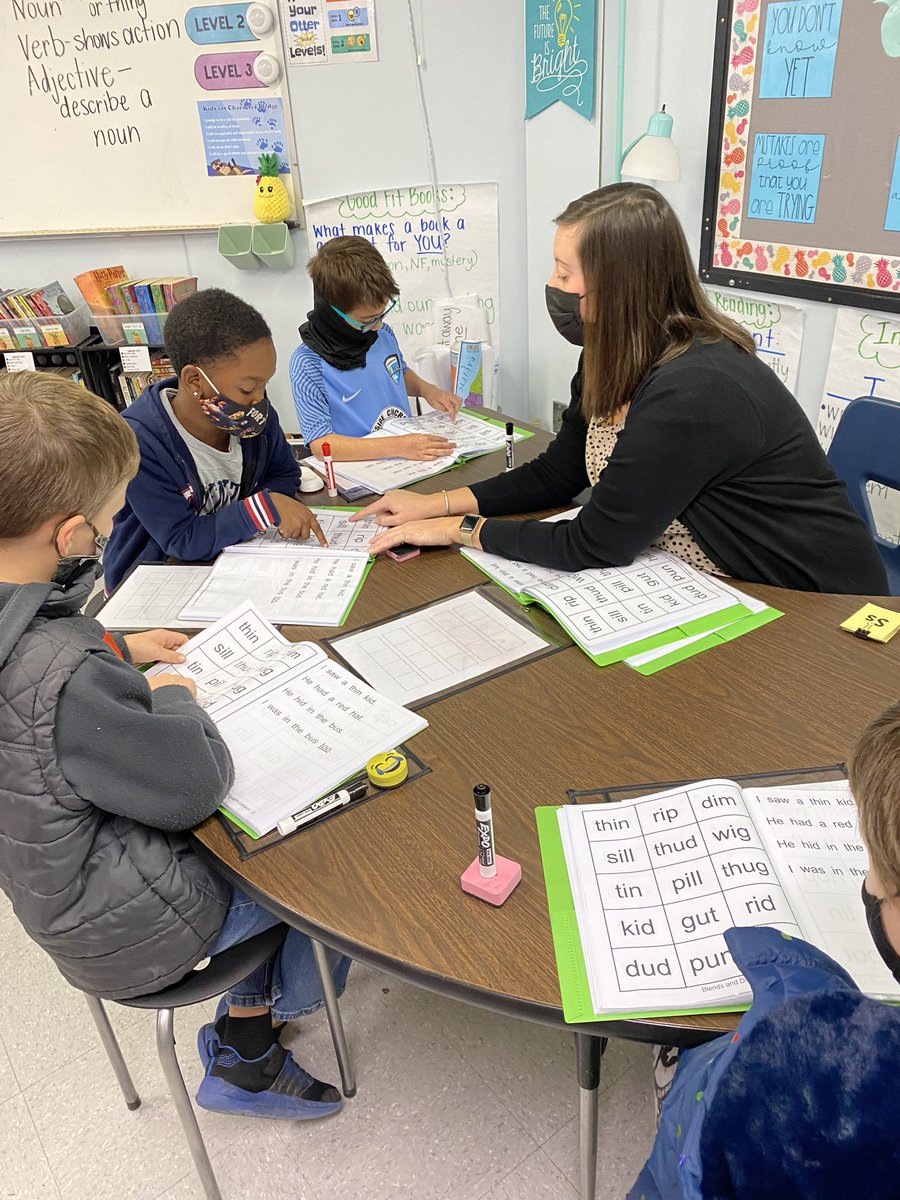 nkcpslearns's tweet photo. Mrs. Conigliaroโs fourth graders are practicing their decoding skills during small group reading!
#smallgroupreading #differentiatedreadinginstruction #fourthgrade #newkentotters #newkentelementary #teamnewkent https://t.co/Wav4Q6mcnB