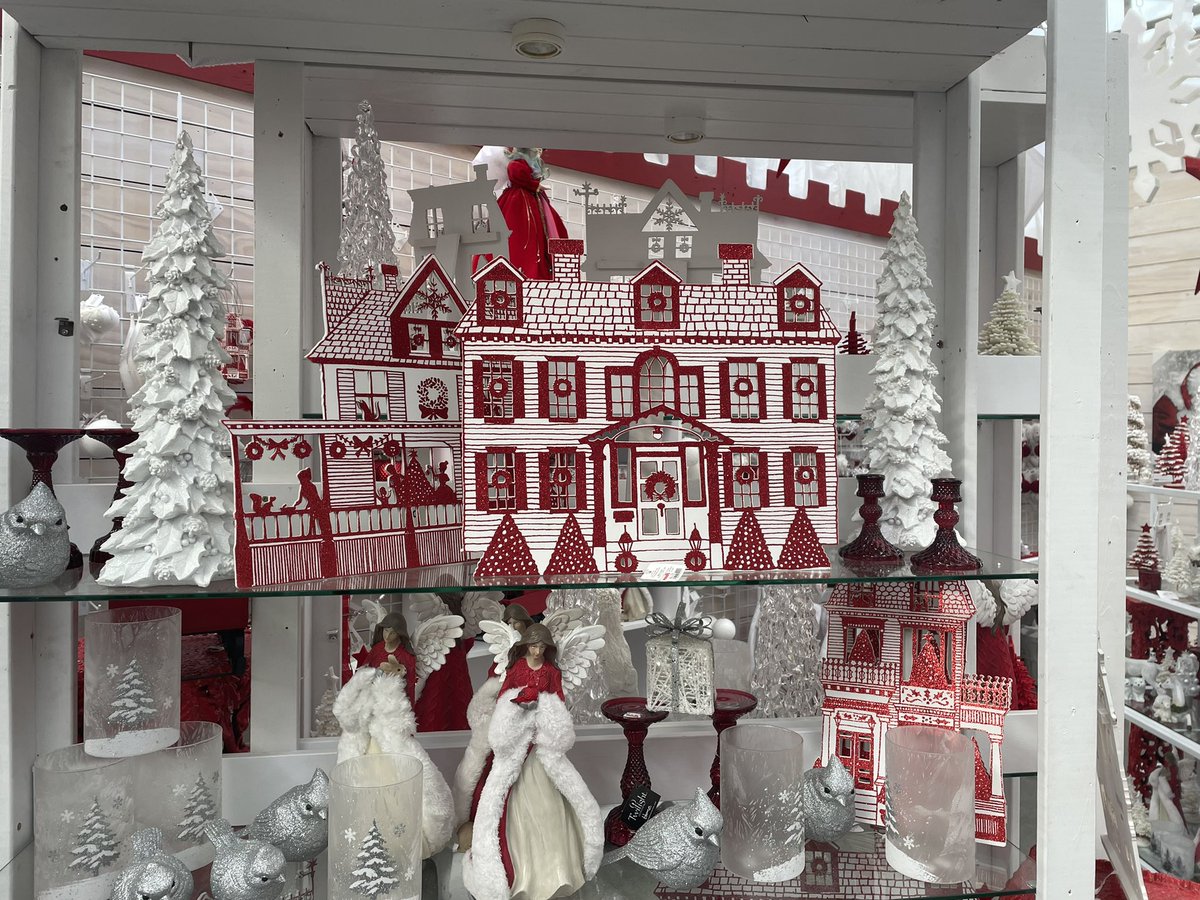 AmandaWawryk's tweet photo. Checked out #Potters Nursery today with @SarahRoseWords and oh my. Christmas overload. #WorkAdventures 🎅🏽🤶🎄 https://t.co/MjqvGxJ0GC