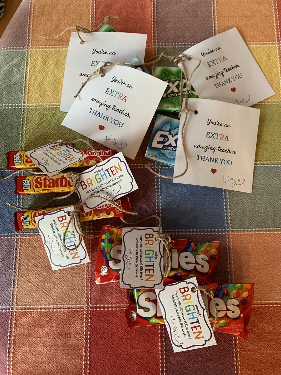 MrsSimons2's tweet photo. Gonna surprise some new teachers this week…pretty sure none of them follow me on Twitter YET. 😂#growthmindset #lovenewteachers #thankspinterest @greecementors https://t.co/R83yDWzsJ9