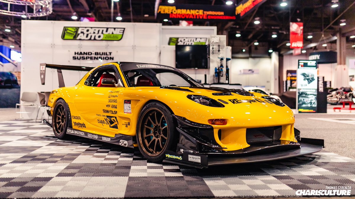 tmasss_'s tweet image. fortune auto booth always has some heat 🥵 #semashow