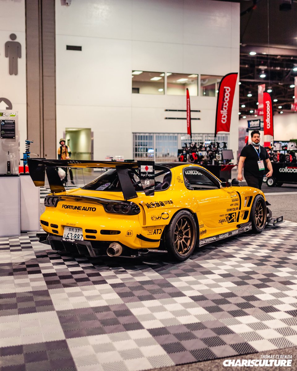 tmasss_'s tweet image. fortune auto booth always has some heat 🥵 #semashow