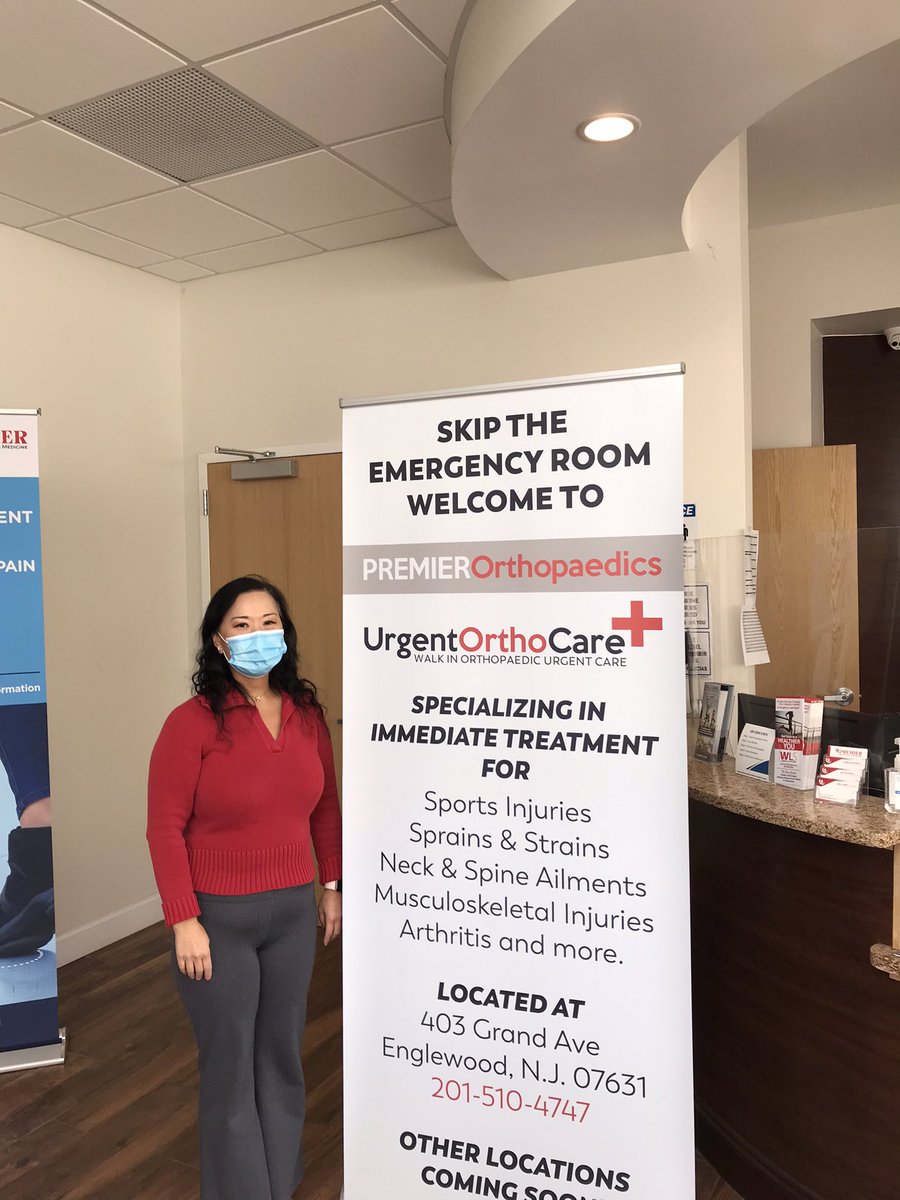 glohwangMD's tweet photo. First day of my first job and an attending physician! 😮🤩 Looking at the new pain (musculoskeletal, sports/spine and regenerative medicine) doctor at Premier Orthopedics and Sports medicine. https://t.co/L5hmmOVejk