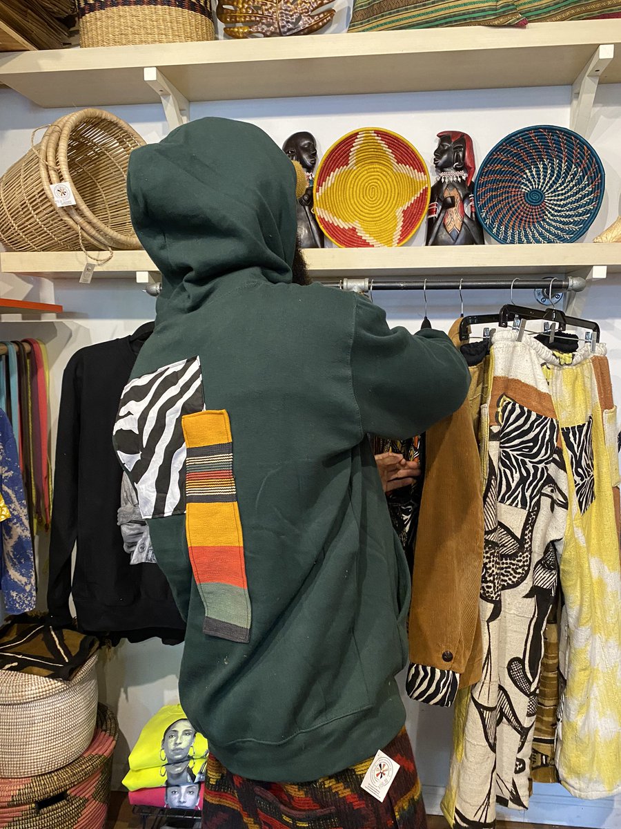 MuddalandAnt's tweet photo. U like my new hoodie? https://t.co/OYdNmgOopu