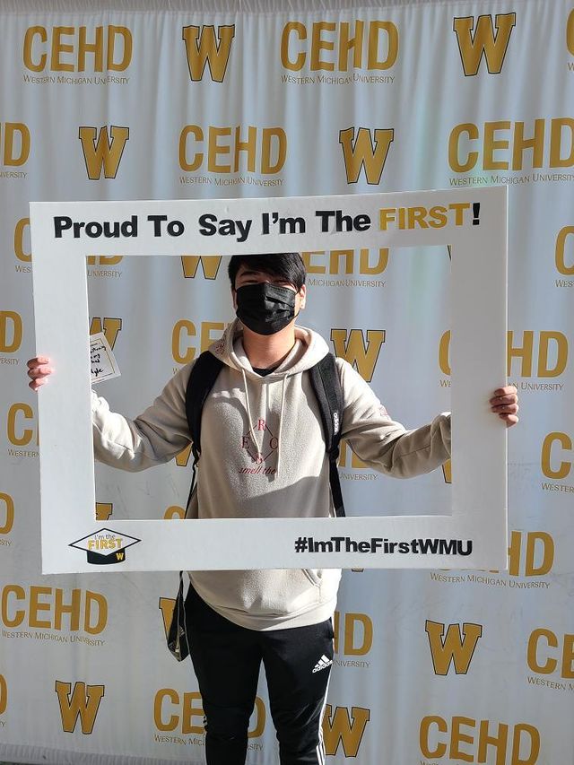 wmualumni's tweet image. Today we are celebrating First-generation college students, faculty, staff, alumni, and community members! 🐴💛
Were you a First-generation College Student? Use #ImTheFirstWMU, we'd love to hear from you!
@WMUCEHD @FirstgenCenter