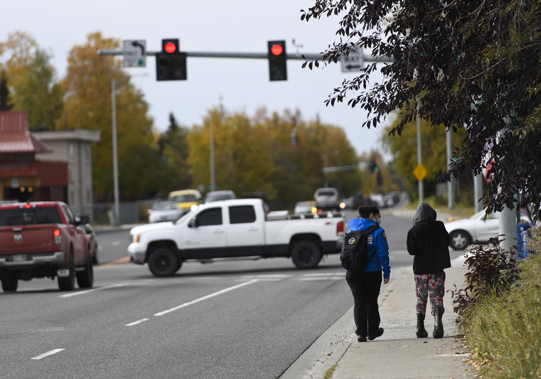 Hoping to improve outcomes for people in mental health distress, Anchorage Fire Department is trying a new approach. Read this @bytesswilliams story about the new Mobile Crisis Team. adn.com/alaska-news/an…