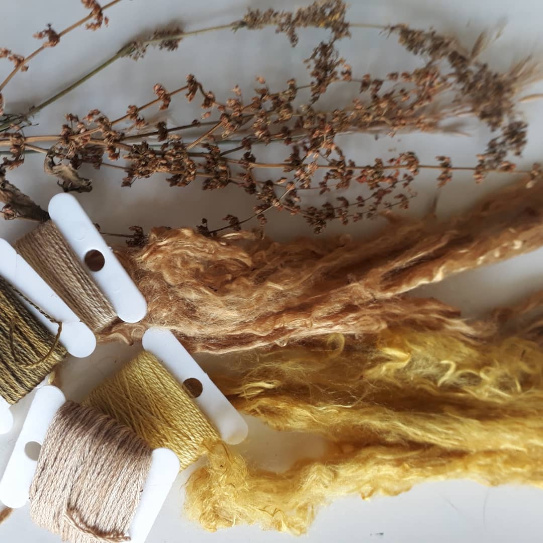 ArtCarousel's tweet photo. Jackie is assembling plant-dyed materials ready to take her work in a new direction. We are looking forwards to seeing how this will develop. #plantdyes #naturaldyes #handdyedthreads #silktops https://t.co/TNX1VBcuF5