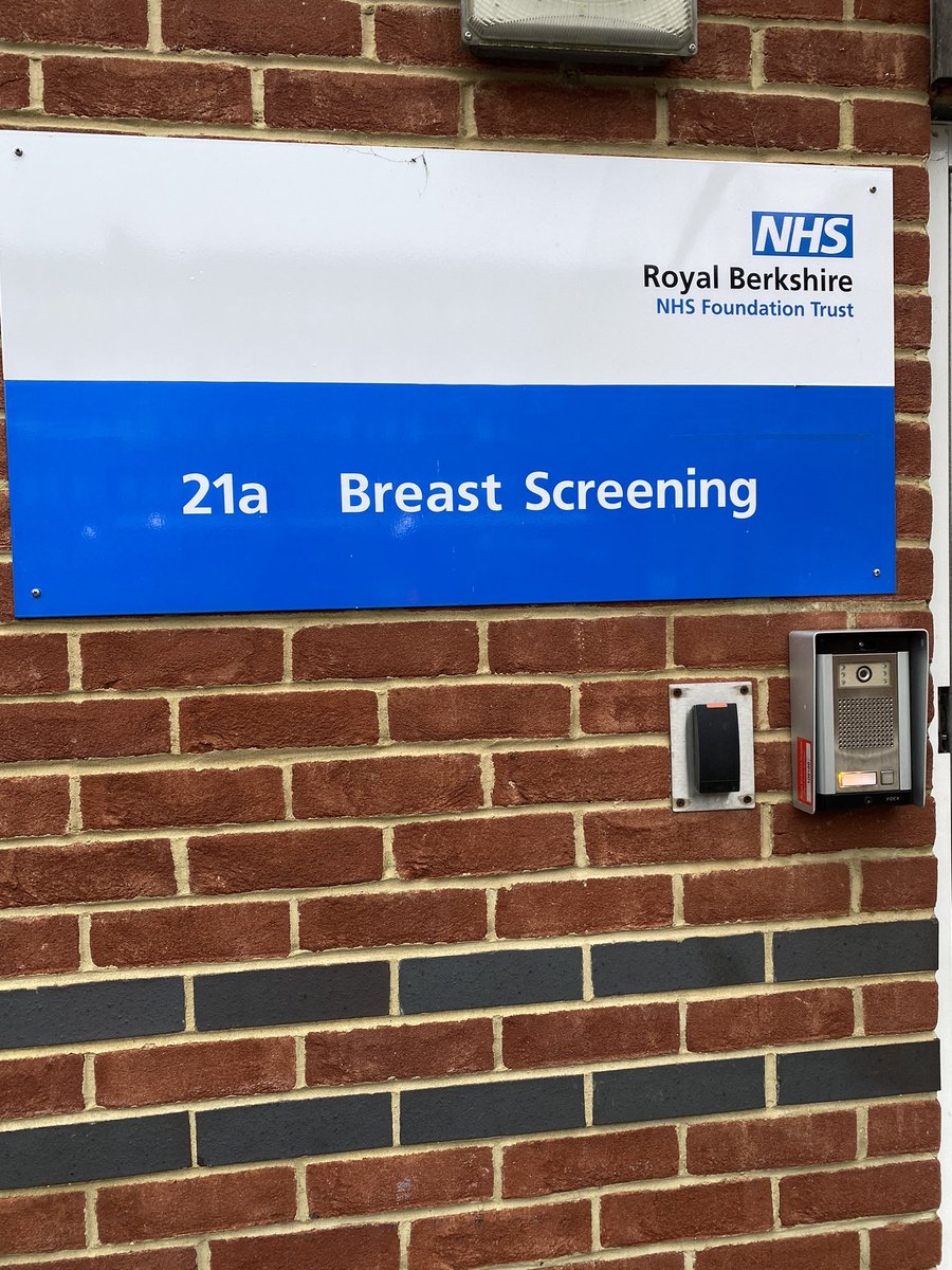 So important to attend regular breast screening. Staff were friendly and patient as they manoeuvred me into position. It’s only uncomfortable for a few seconds. I would encourage anyone who receives a mammogram appointment to attend <a href="/RBNHSFT/">Royal Berkshire NHS Foundation Trust</a> <a href="/JuliaBradbury/">Julia Bradbury I HAVEN'T BOUGHT BLUE TICK💙</a> #BreastCancerAwareness