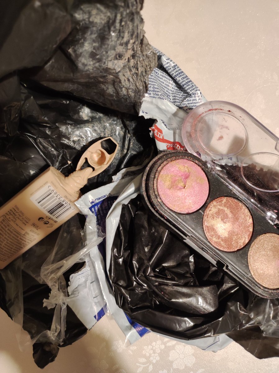 _iridescent61's tweet photo. Yazdıklarım @Trendyol ile ilgili olmsada içinde olan STELLA COSMETICS (Mersin) ile alakalı.Kimse bu satıcıdan alışveriş yapmasın. Ve hatta bence firmalarda bu satıcıya mal vermesin. Çünkü markalarının adını kötüye kullanıyorlar. https://t.co/GdNlNykY0w